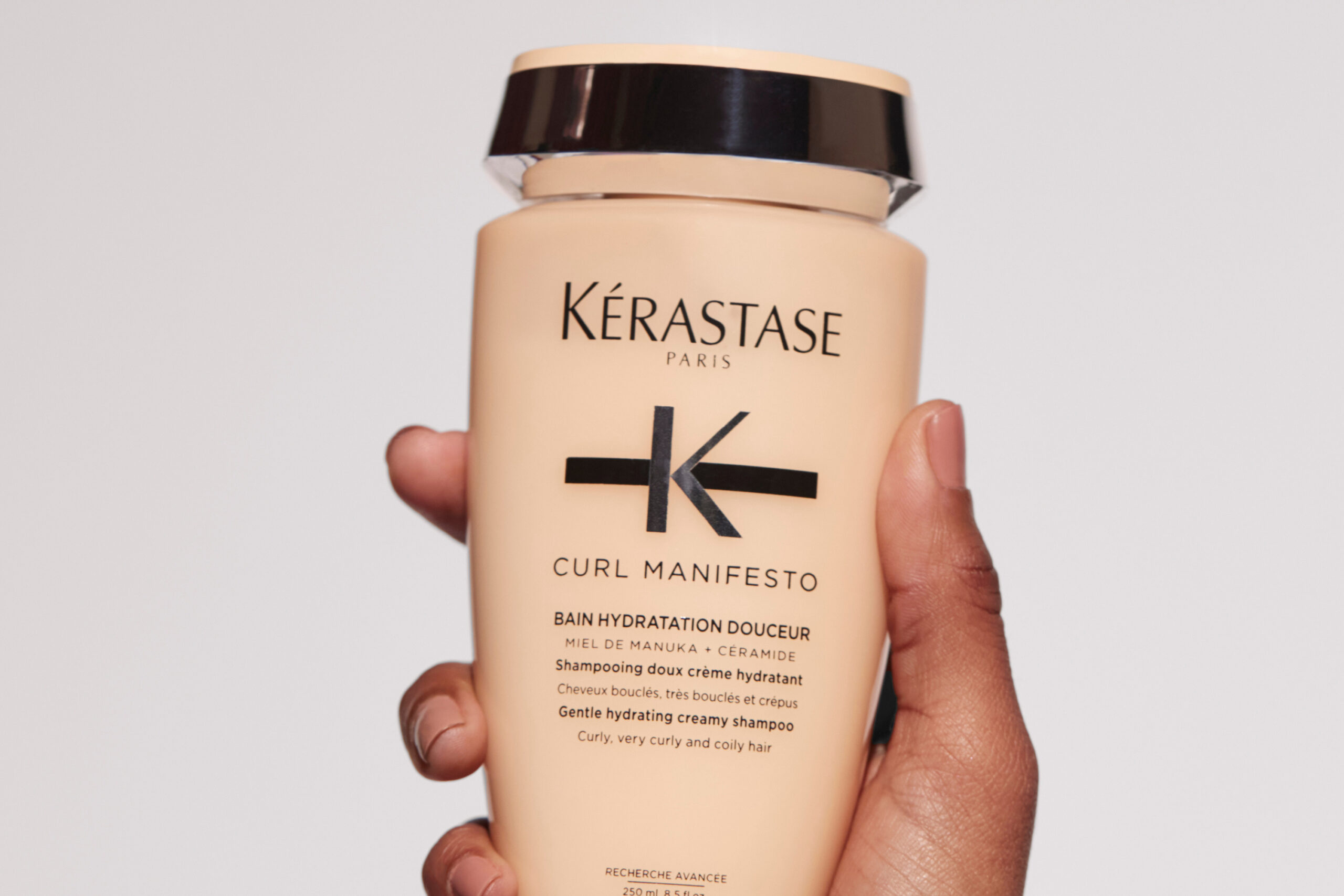 Kerastase Curl Manifesto Bain Hydratation Douceur Kıvırcık Saçlar için Besleyici Şampuan 250 ml - Görsel 2